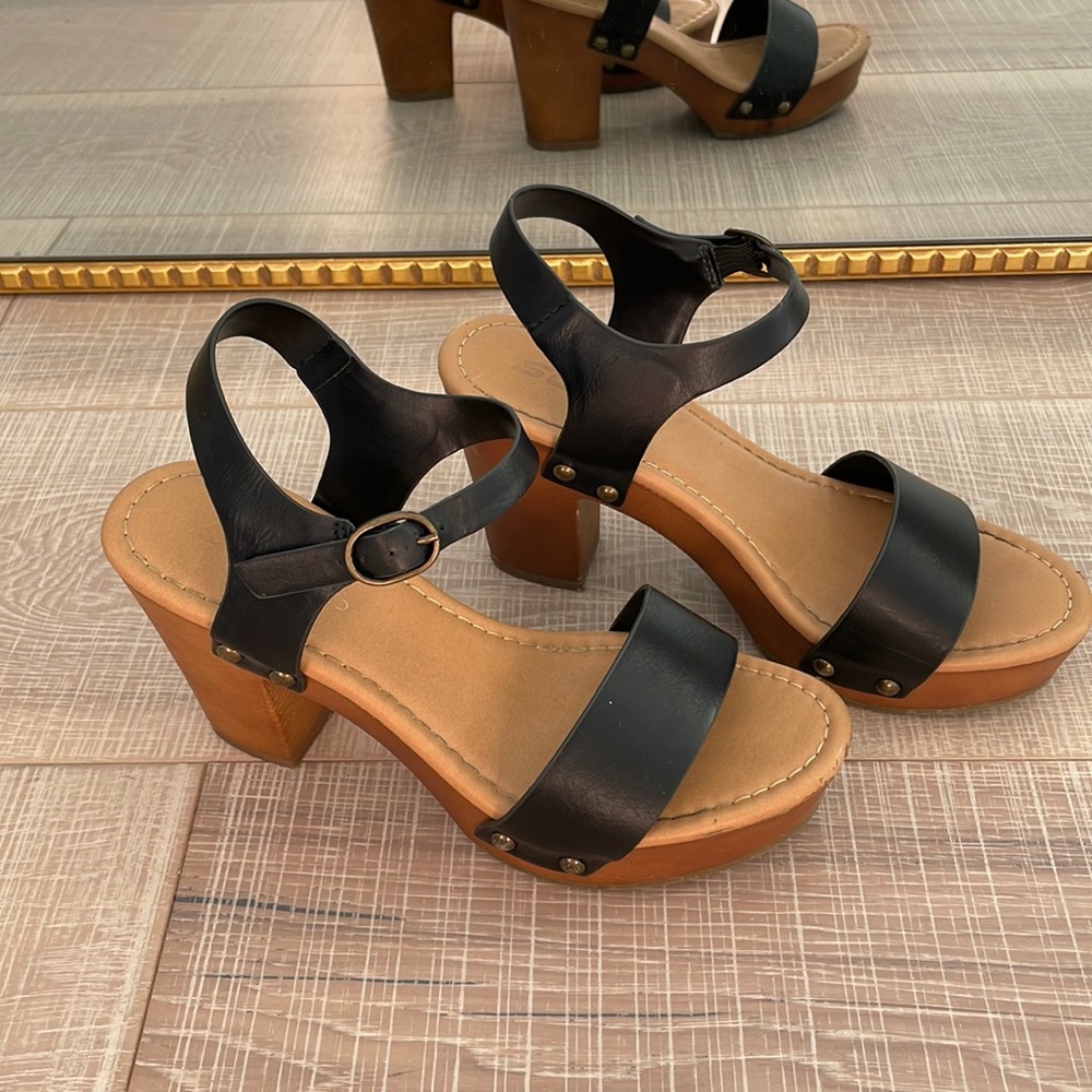 Black Sandal
